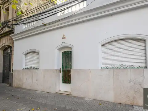 Casa de 2 dormitorios en venta con patio y terraza parrillero Echesortu Rosario Centro