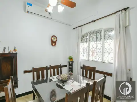 Casa 7 ambientes con 2 baños