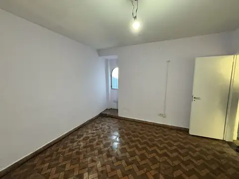 Casa en Alquiler con 2 cocheras