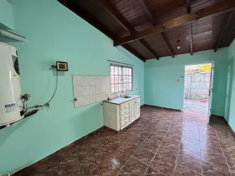 Casa en Alquiler en Rafael Calzada, $ 650.000