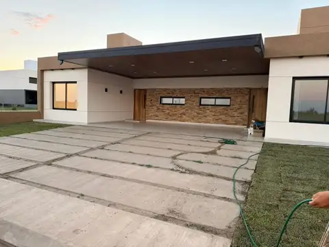 Casa en alquiler a estrenar