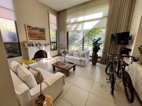 Casa 4 ambientes con 3 baños