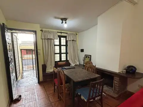 Casa 5 ambientes con 2 baños