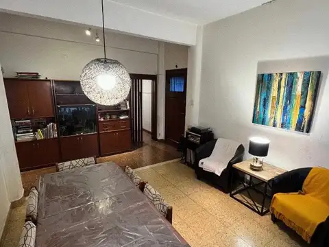 Hermoso PH de 3 ambientes y escritorio en 2 plantas, 2 baños. Al frente con terraza