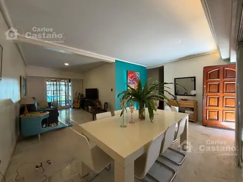 Chalet Clásico 7 Amb. con Fondo, Quincho y Piscina