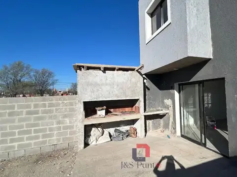 Casa 3 ambientes con 2 baños