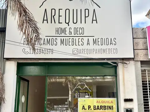 Local Comercial a m de La Av Alvear en Una Planta con Patio