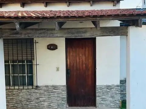 VENTA CASA +PH EN MERCEDES