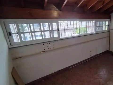 Depto Tipo Casa en Alquiler en Caseros, $ 600.000