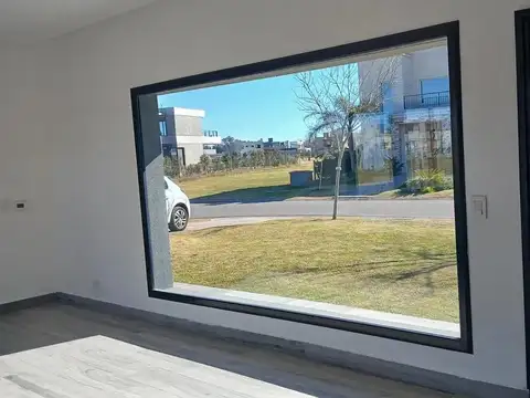 Casa en Alquiler de 3 dormitorios