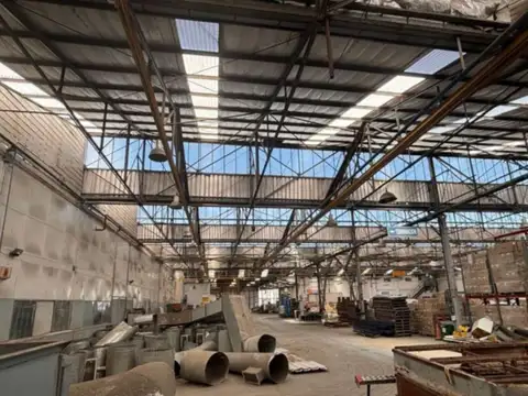 Alquiler de galpon dentro de predio empresarial Loma Hermosa