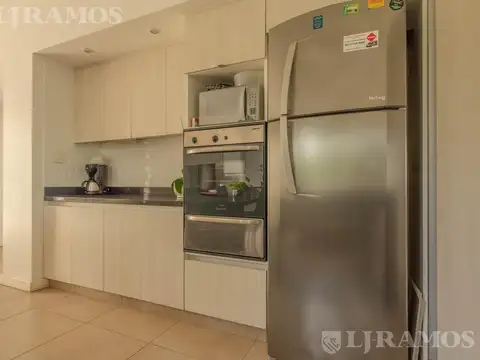 Casa 6 ambientes con 2 baños