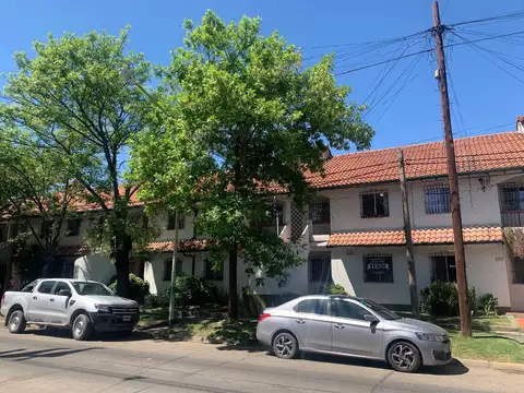 Luis Costa 900, Piso Pb