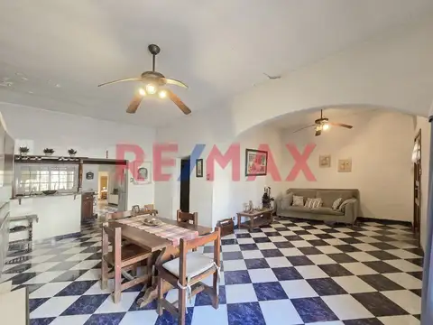 CASA 5 AMB VENTA AVELLANEDA PILETA QUINCHO TIPO PH