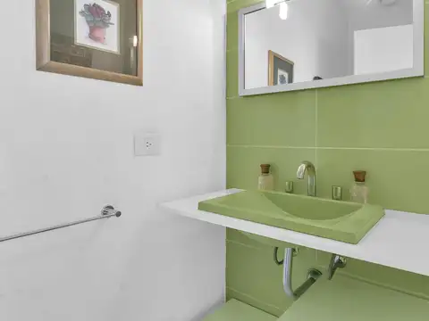 Casa 6 ambientes con 4 baños