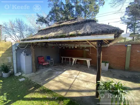 Casa 4 ambientes con 2 baños