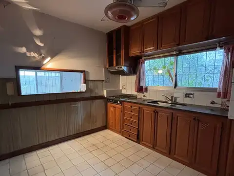 VENTA PH 4 AMBIENTES CON COCHERA QUILMES OESTE