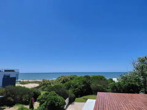 Casa 6 ambientes con 3 baños