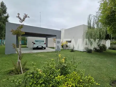 Casa en Venta con 1 cochera