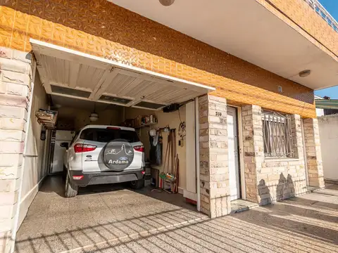 Depto Tipo Casa en Venta con 1 cocheras