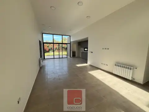 Casa 3 ambientes con 2 baños
