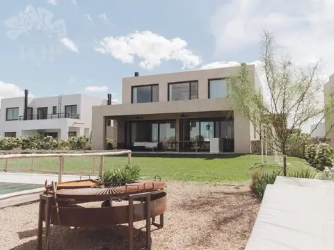 Casa en Venta de 5 dormitorios