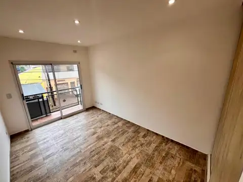 Depto en Venta - 3 amb con balcón - J L Suarez