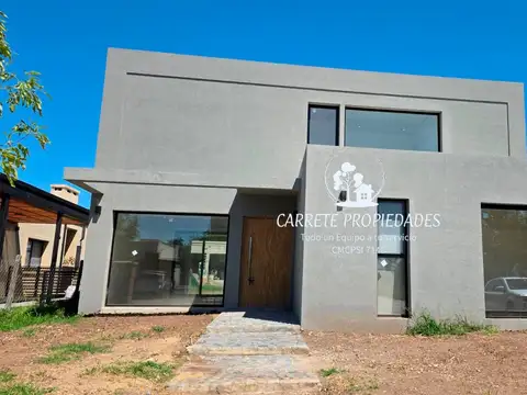 Casa en venta 5 ambientes Moderna c/ cochera.Pilar del Este - Santa Lucia