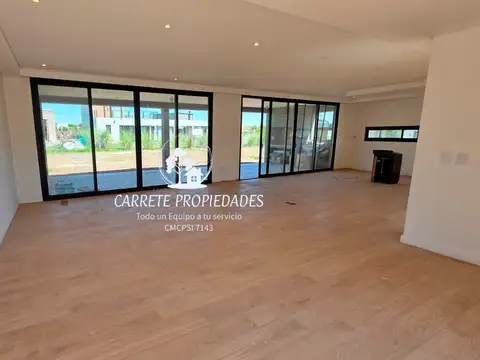 Casa 5 ambientes con 2 baños