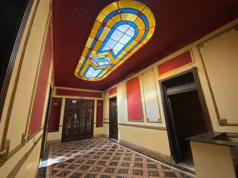 Casa 8 ambientes con 2 baños