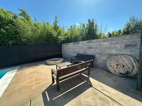 Casa 4 ambientes con 2 baños