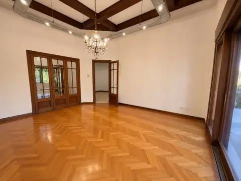 ALQUILER | EXCLUSIVA RESIDENCIA DE ESTILO CON PILETA Y QUINCHO EN EL CORAZÓN DE VILLA DEVOTO