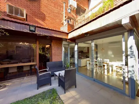 Casa en Alquiler con 1 cochera