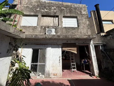 Inmueble semicéntrico ideal para reaccionar.