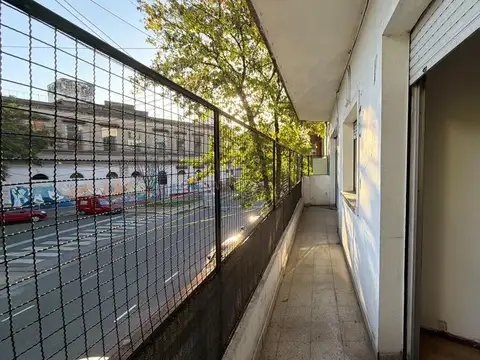 Venta PH c/ Local y Vivienda - Lacarra 100 - Vélez Sarsfield - Sin Expensas - Uso Mixto