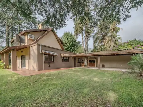 Casa en Venta con 2 cocheras