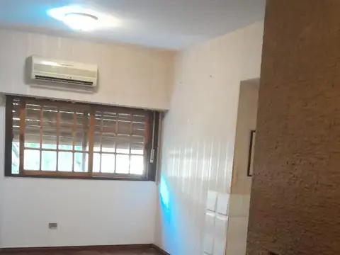 MONTECASTRO. CERVANTES 1900.- DTO. 4 amb. 2 Baños. al frente PISO SEGUNDO 