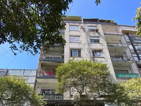 EXCELENTE OPORTUNIDAD DEPARTAMENTO A RECICLAR EN ONCE