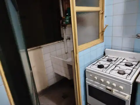 Dos ambientes y medio en alquiler muy luminoso
