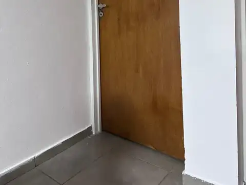 San Luis 600, Piso 1