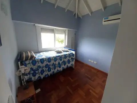 CASA EN VENTA , B ° LUJAN DEL SOL, CON PILETA
