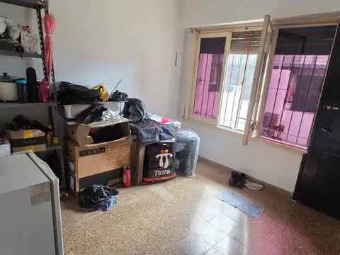 Casa 7 ambientes con 2 baños