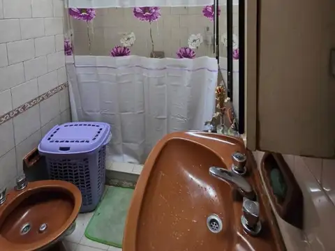 Casa 4 ambientes con 1 baño