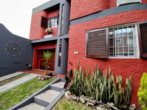 VENTA CASA VILLA SARMIENTO 5 AMB CON JARDIN Y COC