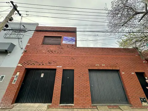 venta casa en PH con 4 ambientes 3 dormitorios garage patio terraza
