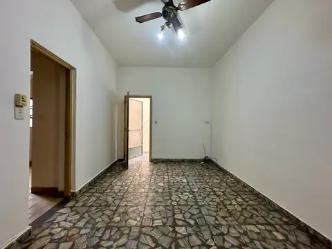 Depto Tipo Casa en Venta 50 años