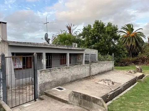 VENTA CASA 2 DORMITORIOS, GARAGE, SANTIAGO VAZQUEZ