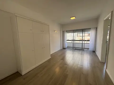 Venta Departamento 1 ambiente al frente con balcón, Zona Plaza Colón