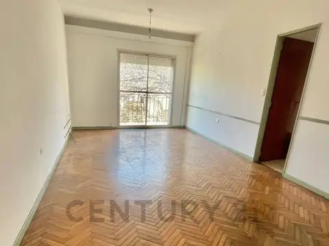 VENTA DEPARTAMENTO 4 AMBIENTES + DEPENDENCIA BALCON TOILLETE LAV. APTO CREDITO FLORESTA/VELEZ SARSFI