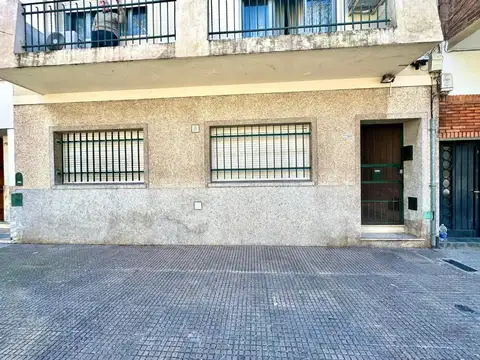 PH 3 AMBIENTES PLANTA BAJA CON PATIO AGRONOMIA